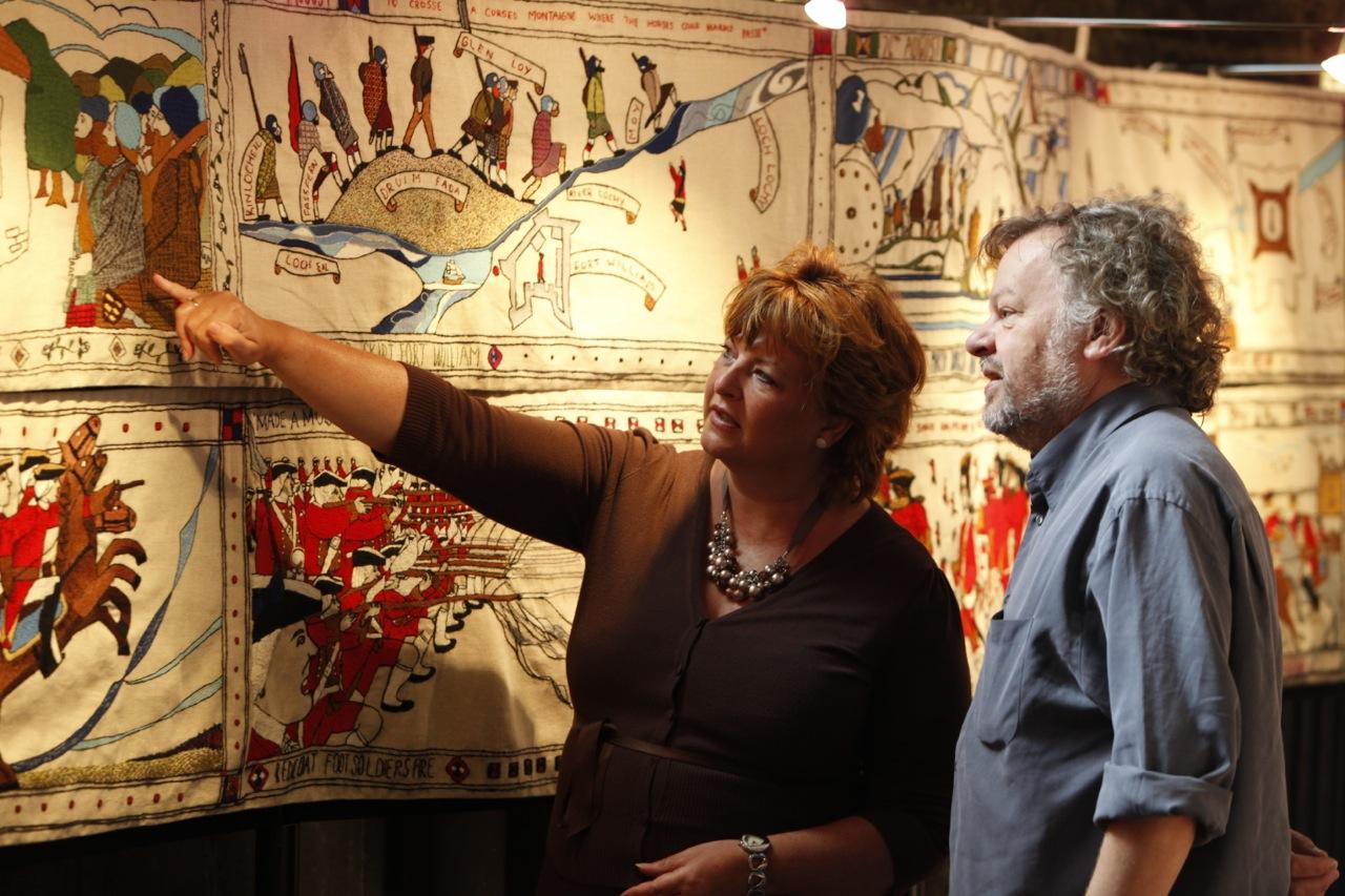 Cabinet Secretary Fiona Hyslop and artist, Andrew Crummy